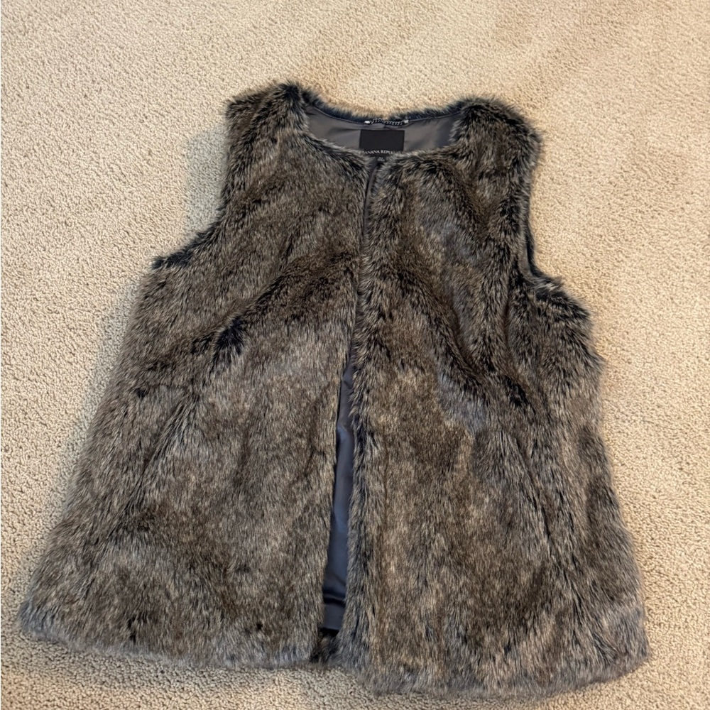 Banana Republic Faux Fur Vest in Black and Gray